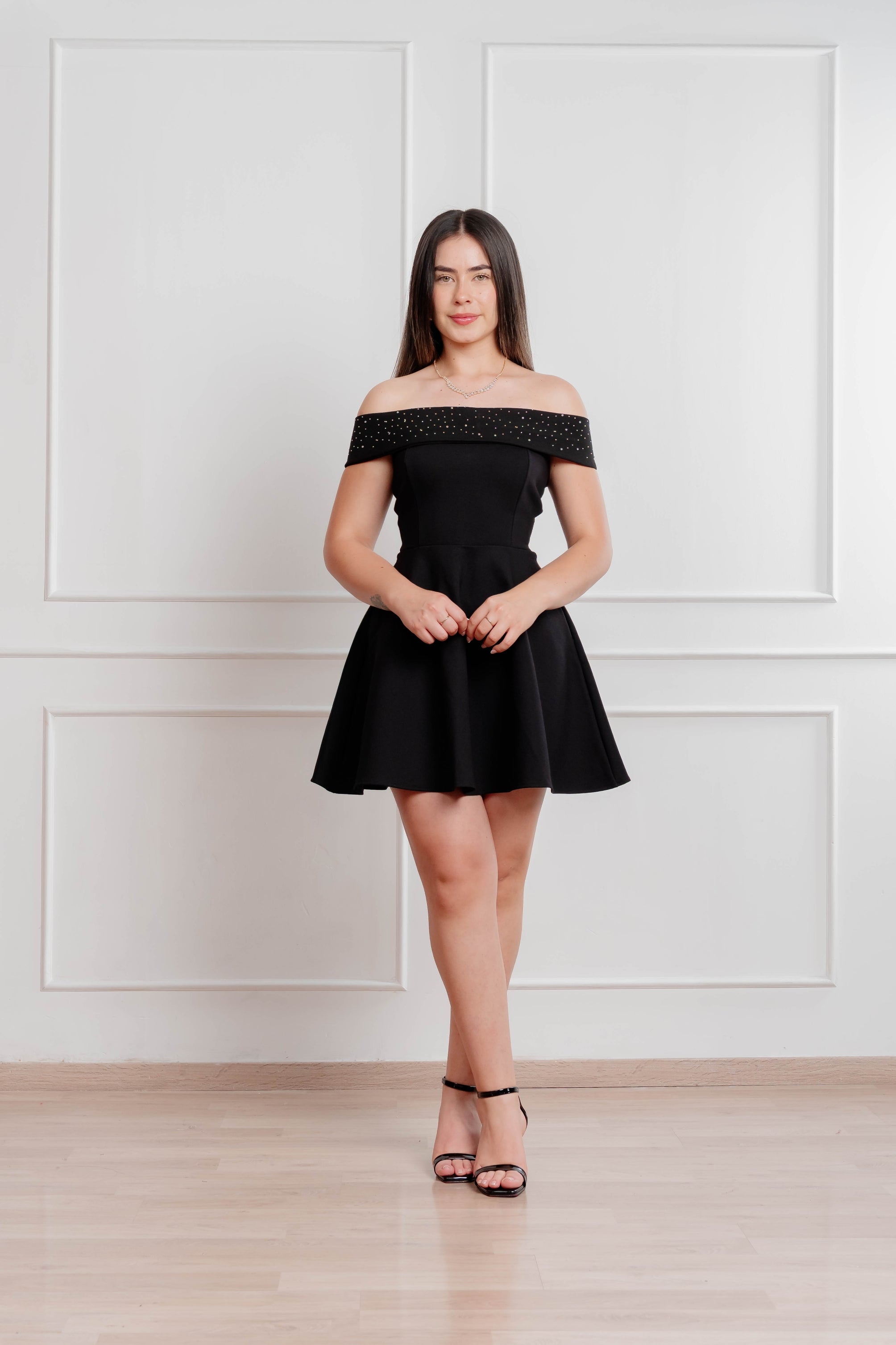 Vestido Sofia #18 Negro con pretina brillante