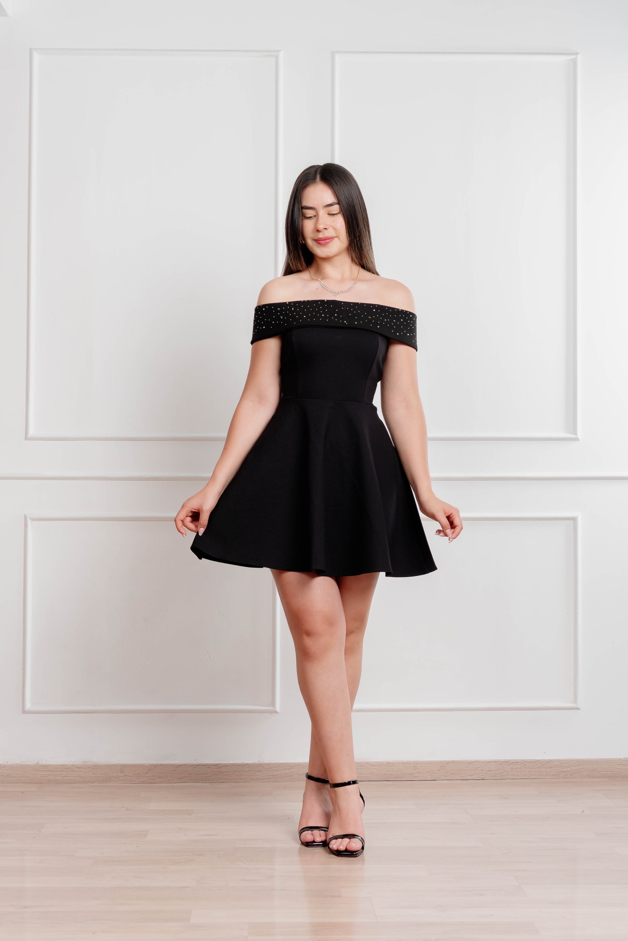 Vestido Sofia #18 Negro con pretina brillante